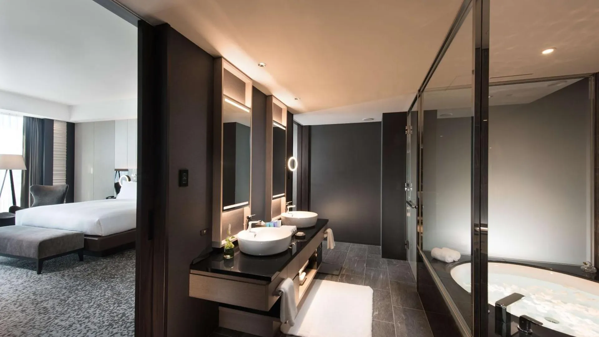 Conrad Osaka Hotel