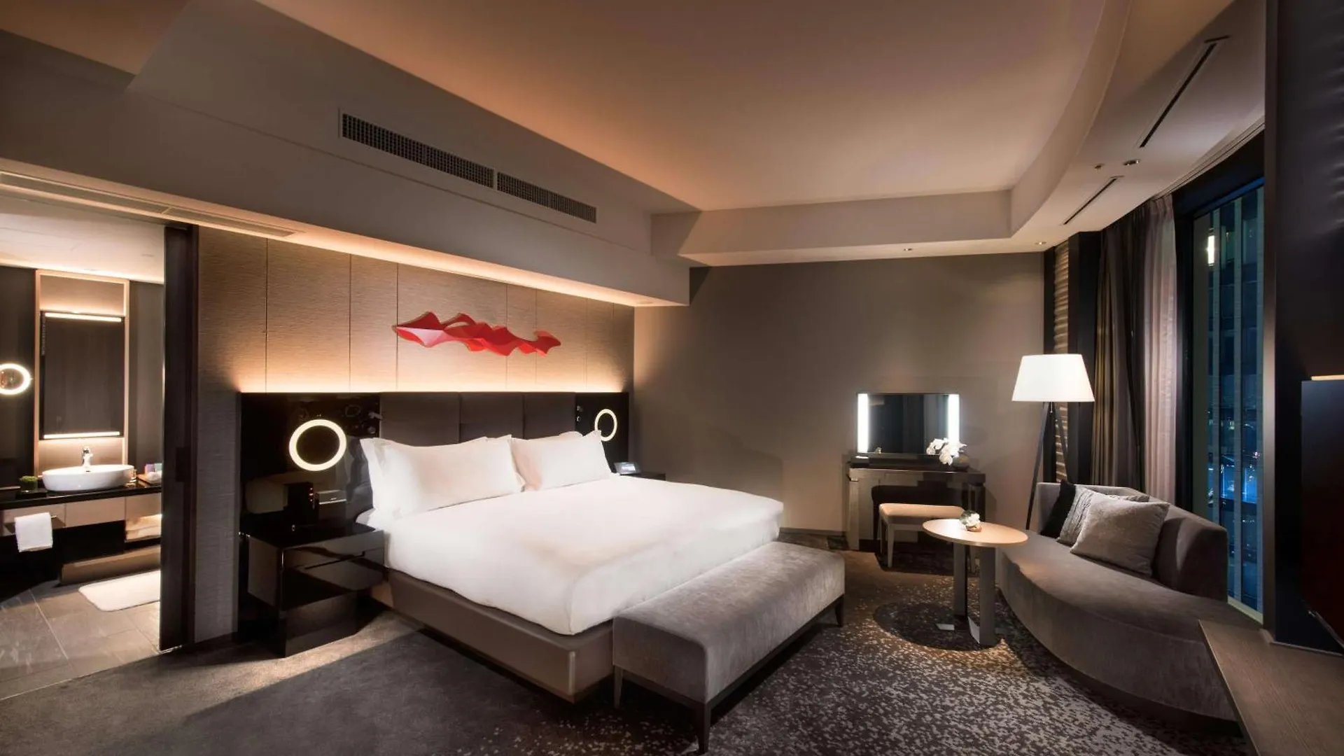 Hotel Conrad Osaka